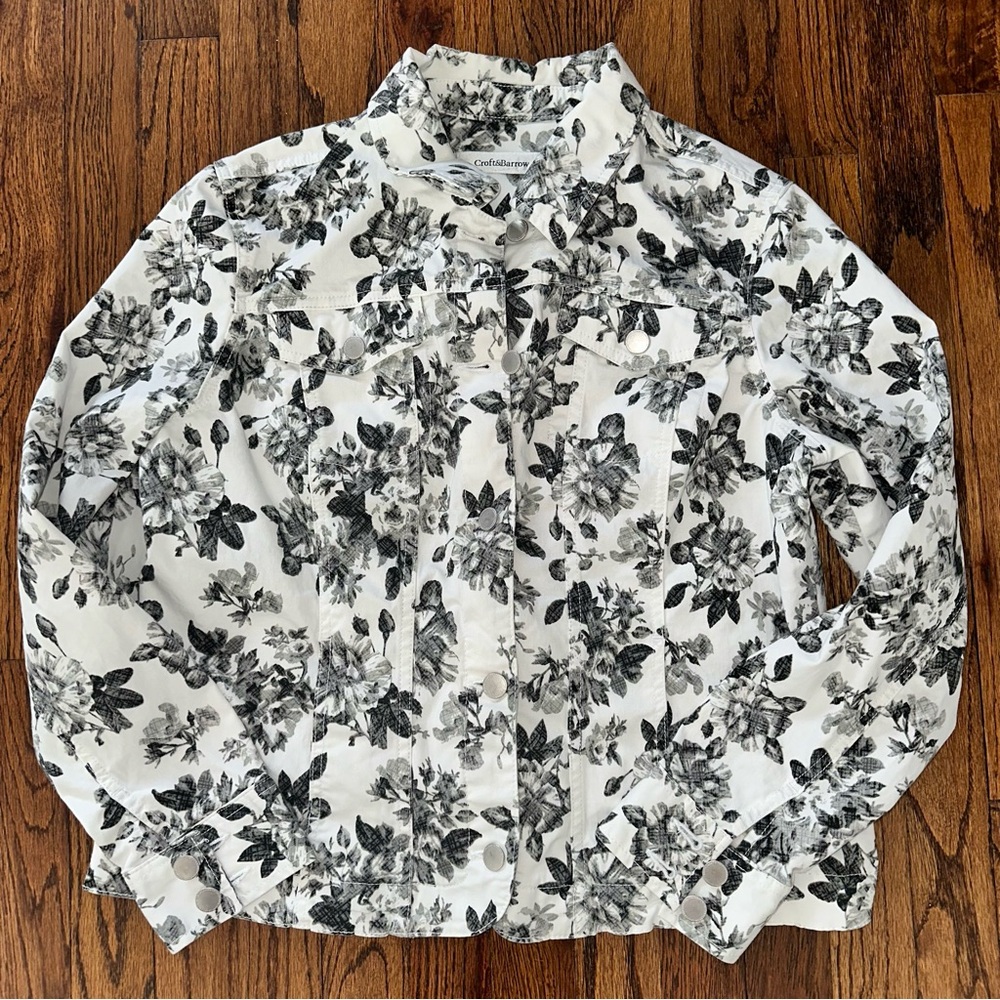 Croft & Barrow Floral Denim Button Down Jacket Medium